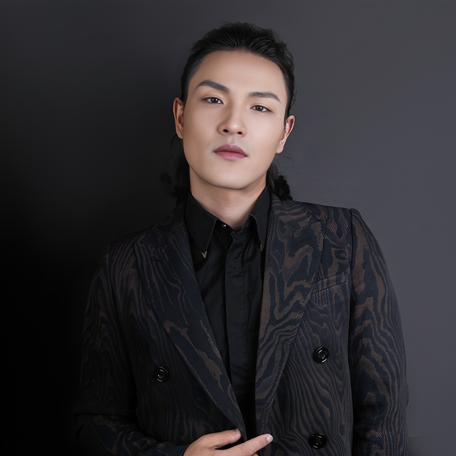  Zhou